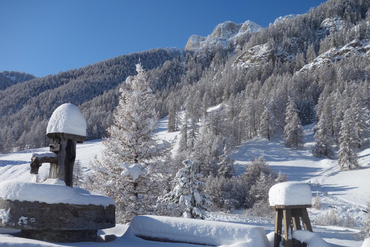 Skis Aux Pieds Dans Un Appartement Cosy Au Coeur Du Queyras Molines-en-Queyras Exterior photo